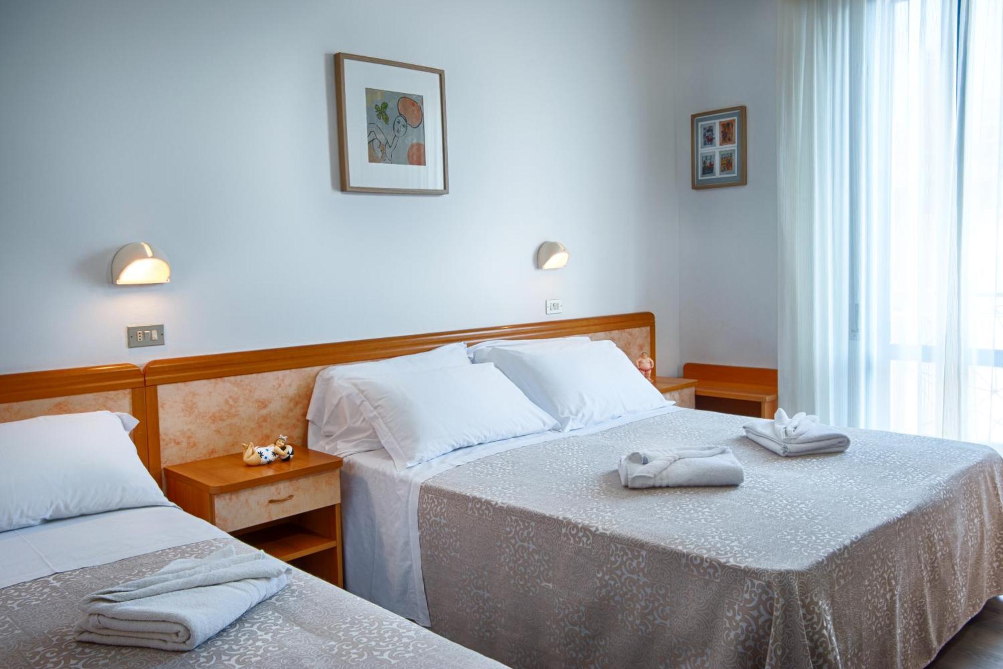 Villa Zavatta "B&B - Rooms & Apartments" Беллария-Иджеа-Марина Экстерьер фото